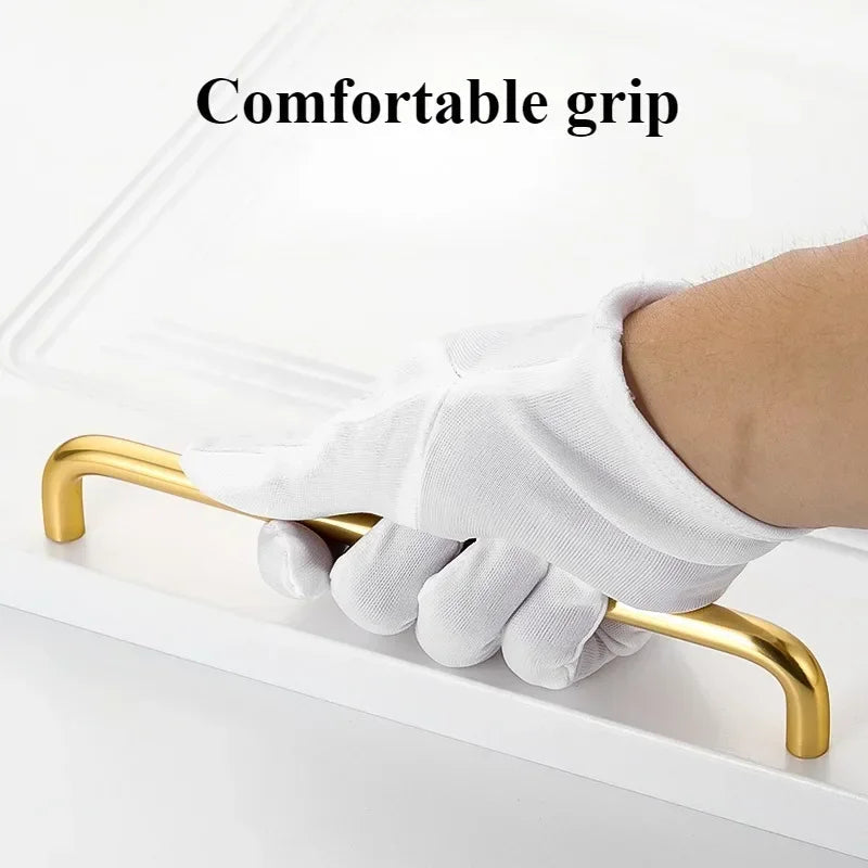 Moderne Küchenschrankgriffe aus goldenem Aluminium