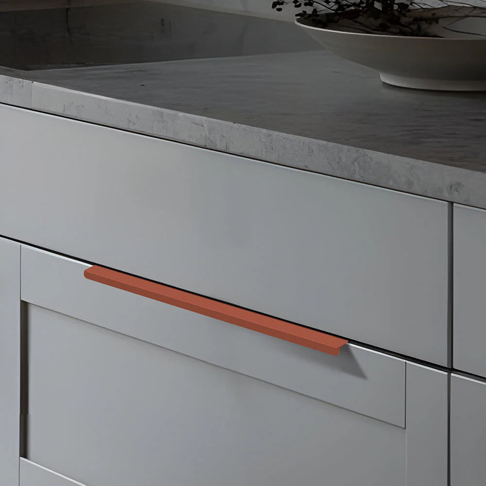 Moderne orangefarbene Aluminium-Griffprofile für Schranktüren