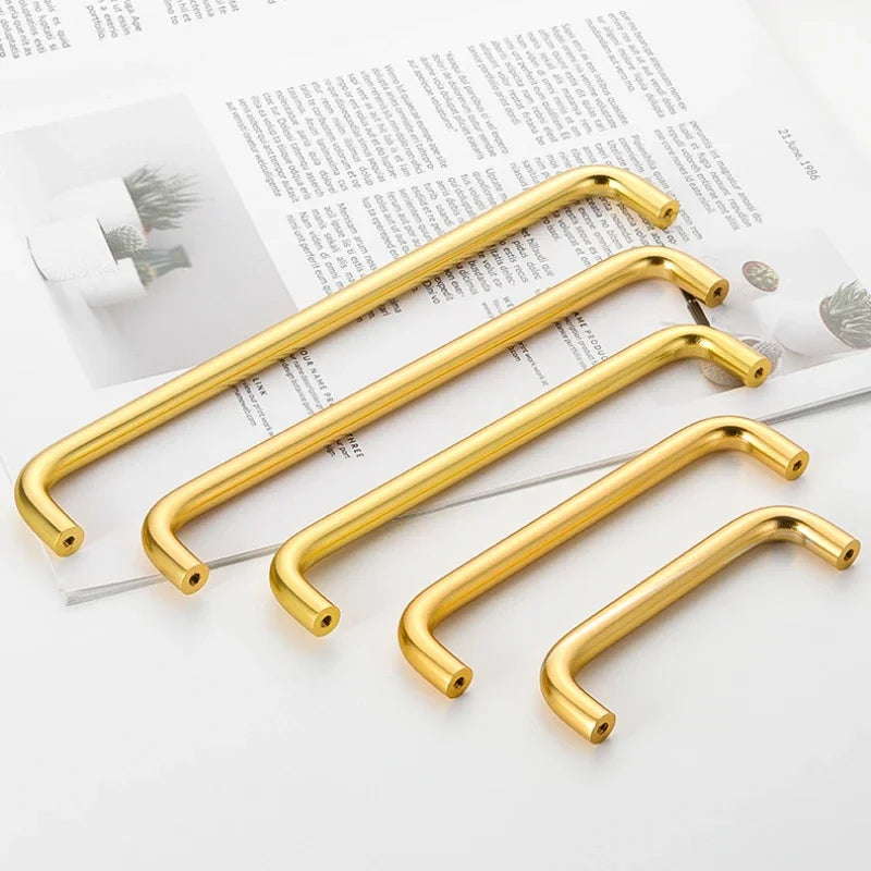 Moderne Küchenschrankgriffe aus goldenem Aluminium