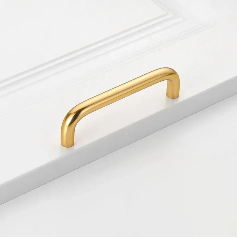 Moderne Küchenschrankgriffe aus goldenem Aluminium