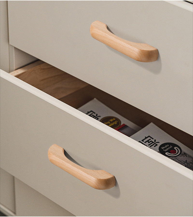 Moderne Schubladengriffe aus Buchenholz