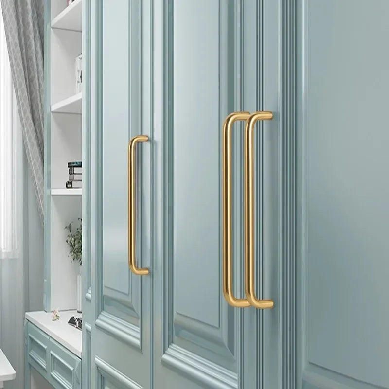 Moderne Küchenschrankgriffe aus goldenem Aluminium