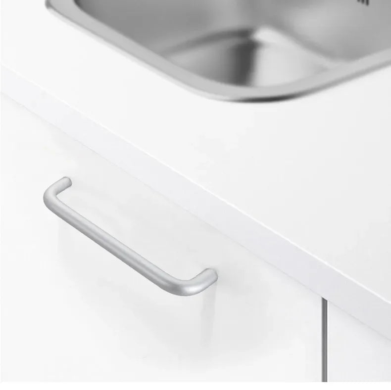 Küchenschrankgriffe aus silberner Aluminiumlegierung