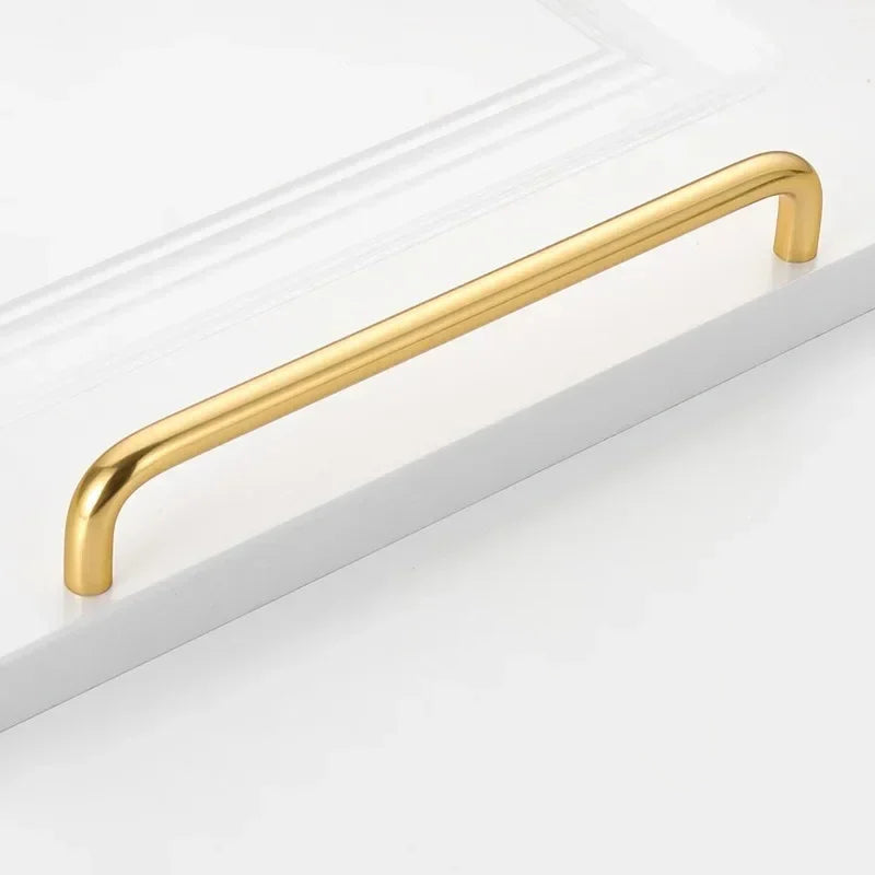 Moderne Küchenschrankgriffe aus goldenem Aluminium